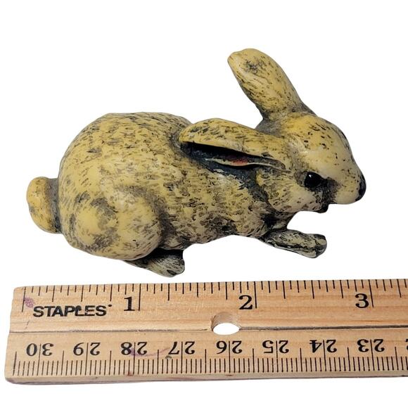 Vintage Creco Yellow Brown Resin Bunny Rabbit Figurine - Picture 7 of 7